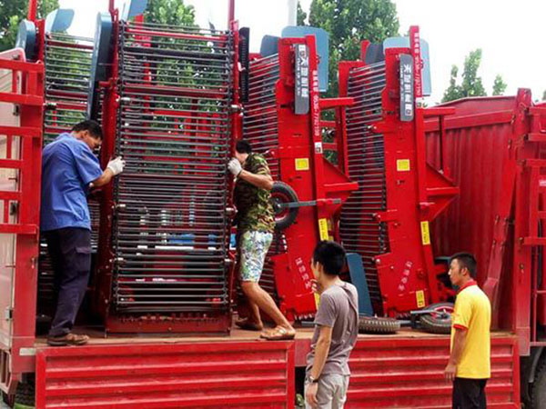 土豆收獲機(jī)廠家